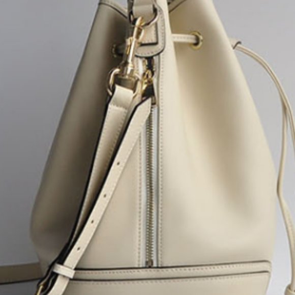 Handbag in leather